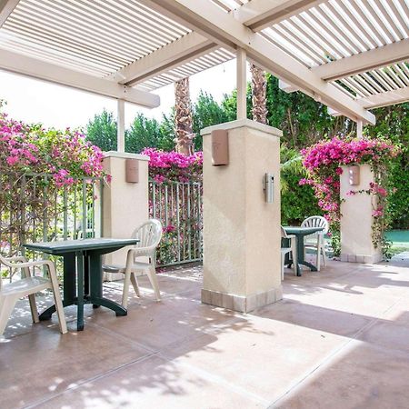 Comfort Suites Palm Desert I-10 מראה חיצוני תמונה