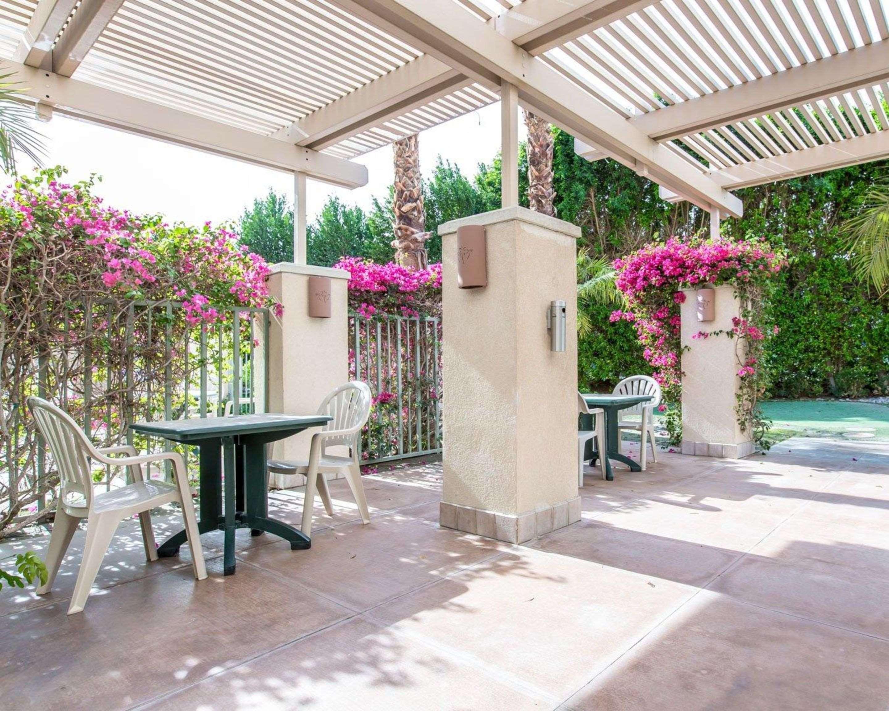 Comfort Suites Palm Desert I-10 מראה חיצוני תמונה
